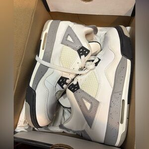 White Cement Jordan 4 2017…hardly worn size 7M… open to offers!